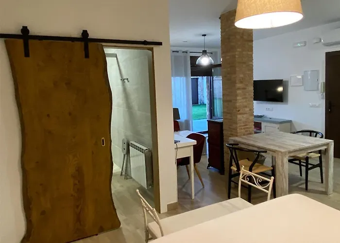 Rurales De Monfraguee Con Jacuzzi Appartamento *